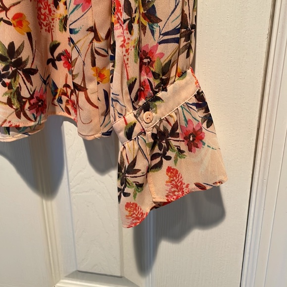 Rose + Olive Fall Floral Blouse size Med - Picture 6 of 8